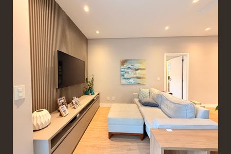 Casa de condomínio à venda com 329m², 3 quartos e 3 vagasSala de TV