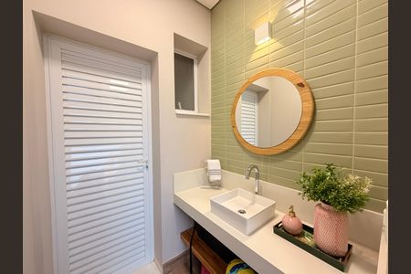 Casa de condomínio à venda com 329m², 3 quartos e 3 vagasBanheiro externo