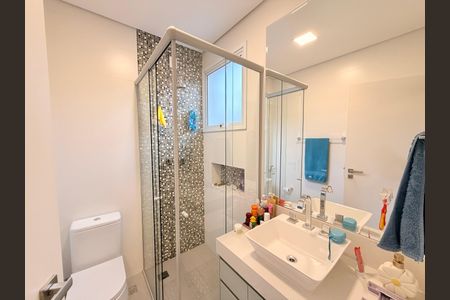 Casa de condomínio à venda com 329m², 3 quartos e 3 vagasBanheiro da Suíte 2