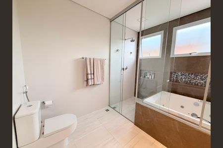 Casa de condomínio à venda com 329m², 3 quartos e 3 vagasBanheiro da Suíte