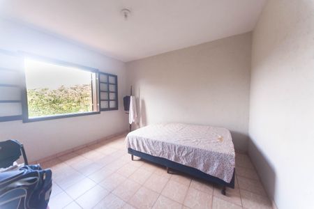 Casa de condomínio à venda com 240m², 3 quartos e 1 vagaquarto  2