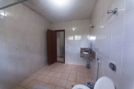 Casa de condomínio à venda com 240m², 3 quartos e 1 vagaBanheiro Social 2