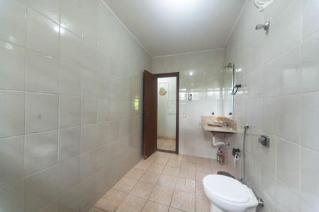 Casa de condomínio à venda com 240m², 3 quartos e 1 vagaBanheiro Social 1