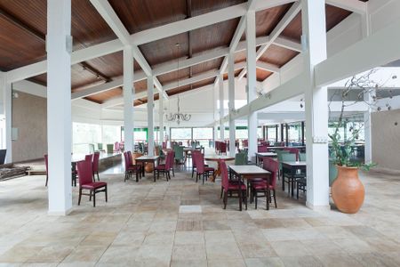 Casa de condomínio à venda com 240m², 3 quartos e 1 vagarestaurante - club