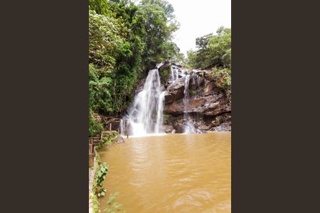 Casa de condomínio à venda com 240m², 3 quartos e 1 vagacachoeira 2