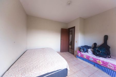 Casa de condomínio à venda com 240m², 3 quartos e 1 vagaquarto  2