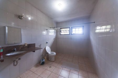 Casa de condomínio à venda com 240m², 3 quartos e 1 vagaBanheiro Social 2