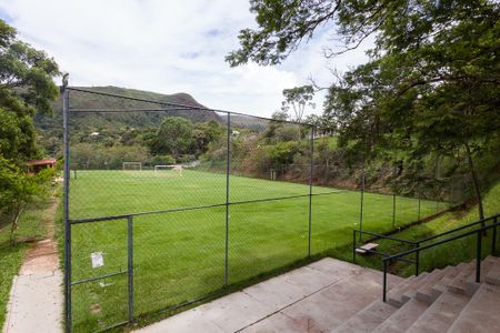 Casa de condomínio à venda com 240m², 3 quartos e 1 vagacapo de futebol