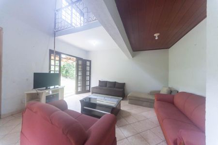 Casa de condomínio à venda com 240m², 3 quartos e 1 vagasala