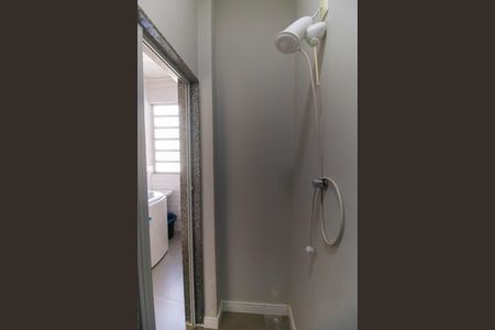 Apartamento à venda com 74m², 2 quartos e sem vagaBanheiro de serviço