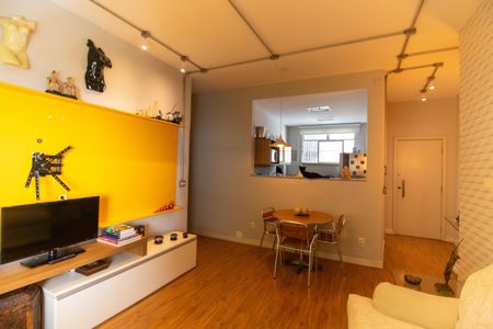 Sala de apartamento à venda com 2 quartos, 74m² em Icaraí, Niterói