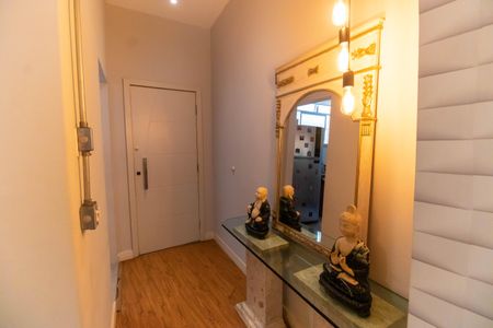 Hall de entrada de apartamento à venda com 2 quartos, 74m² em Icaraí, Niterói