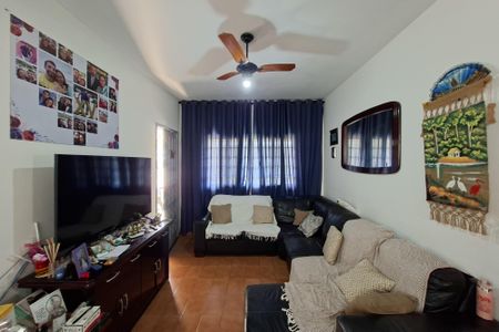 Casa para alugar com 144m², 4 quartos e 5 vagas Casa para alugar com 144m², 4 quartos e 5 vagasSala