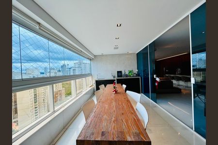 Apartamento à venda com 274m², 4 quartos e 5 vagasSacada