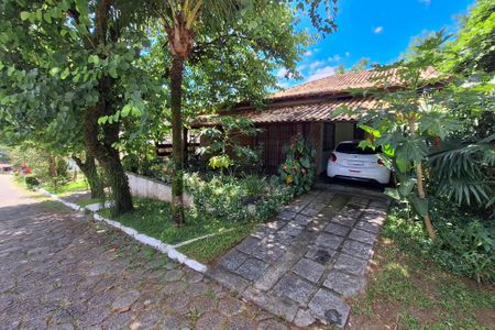 Casa de condomínio à venda com 150m², 3 quartos e 3 vagasFachada