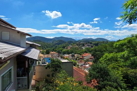 Casa de condomínio à venda com 150m², 3 quartos e 3 vagasVaranda