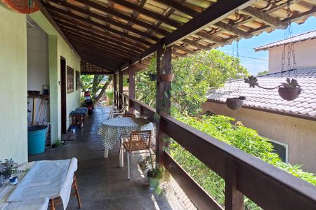 Casa de condomínio à venda com 150m², 3 quartos e 3 vagasVaranda