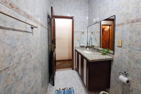 Casa de condomínio à venda com 150m², 3 quartos e 3 vagasBanheiro Social