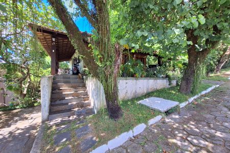 Casa de condomínio à venda com 150m², 3 quartos e 3 vagasFachada