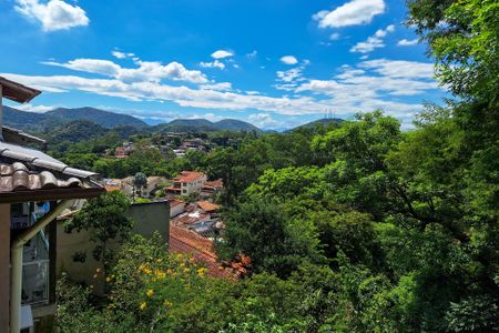 Casa de condomínio à venda com 150m², 3 quartos e 3 vagasVaranda