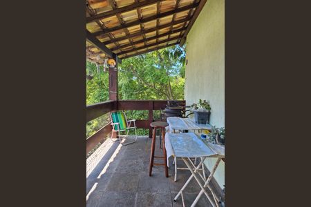 Casa de condomínio à venda com 150m², 3 quartos e 3 vagasVaranda