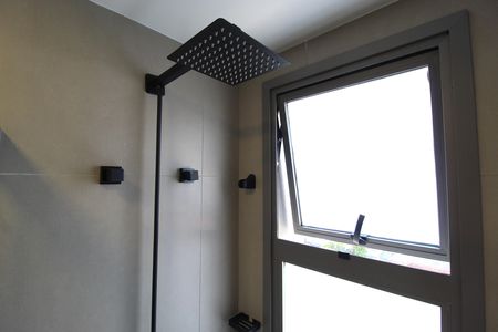 Banheiro de kitnet/studio para alugar com 1 quarto, 29m² em Indianópolis, São Paulo
