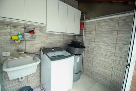 Casa à venda com 105m², 3 quartos e 2 vagas Casa à venda com 105m², 3 quartos e 2 vagasÁrea de Serviço