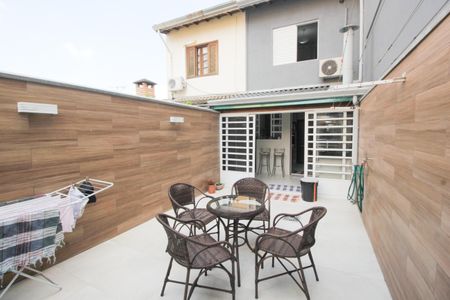 Casa à venda com 105m², 3 quartos e 2 vagas Casa à venda com 105m², 3 quartos e 2 vagasQuintal