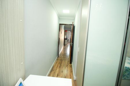 Casa à venda com 105m², 3 quartos e 2 vagas Casa à venda com 105m², 3 quartos e 2 vagasCorredor