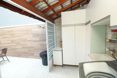 Casa à venda com 105m², 3 quartos e 2 vagas Casa à venda com 105m², 3 quartos e 2 vagasÁrea de Serviço