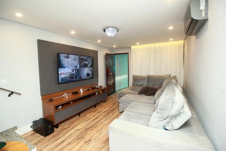 Casa à venda com 105m², 3 quartos e 2 vagas Casa à venda com 105m², 3 quartos e 2 vagasSala