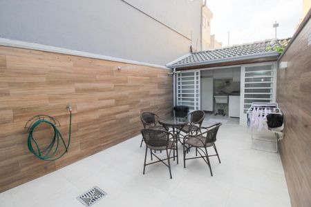 Casa à venda com 105m², 3 quartos e 2 vagas Casa à venda com 105m², 3 quartos e 2 vagasQuintal
