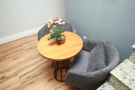 Casa à venda com 105m², 3 quartos e 2 vagas Casa à venda com 105m², 3 quartos e 2 vagasSala