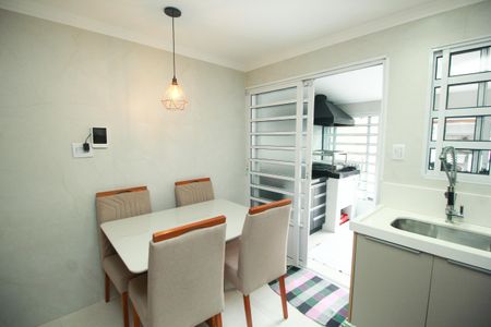 Casa à venda com 105m², 3 quartos e 2 vagas Casa à venda com 105m², 3 quartos e 2 vagasCozinha