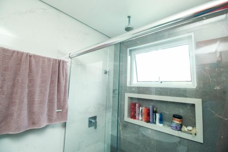 Casa à venda com 105m², 3 quartos e 2 vagas Casa à venda com 105m², 3 quartos e 2 vagasBanheiro da Suíte