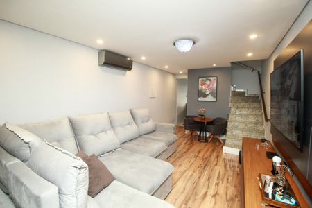 Casa à venda com 105m², 3 quartos e 2 vagas Casa à venda com 105m², 3 quartos e 2 vagasSala