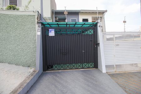 Casa à venda com 105m², 3 quartos e 2 vagas Casa à venda com 105m², 3 quartos e 2 vagasFachada