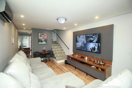 Casa à venda com 105m², 3 quartos e 2 vagas Casa à venda com 105m², 3 quartos e 2 vagasSala