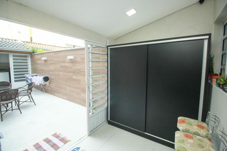 Casa à venda com 105m², 3 quartos e 2 vagas Casa à venda com 105m², 3 quartos e 2 vagasÁrea gourmet