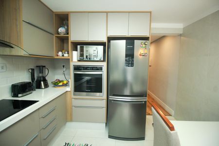 Casa à venda com 105m², 3 quartos e 2 vagas Casa à venda com 105m², 3 quartos e 2 vagasCozinha