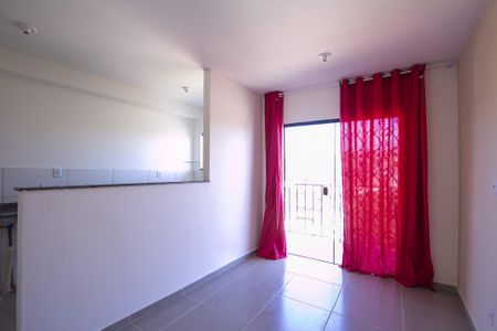 Sala de apartamento para alugar com 2 quartos, 60m² em Laranjal, São Gonçalo