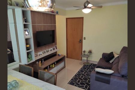 Quarto de apartamento à venda com 2 quartos, 65m² em Buritis, Belo Horizonte