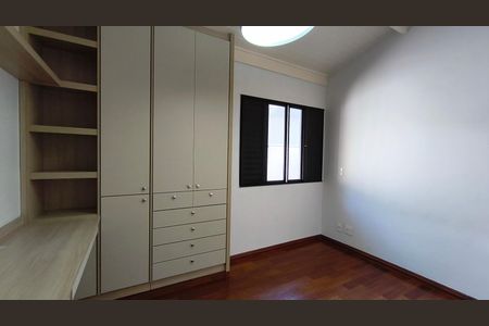 Casa à venda com 220m², 3 quartos e 2 vagasQuarto 2