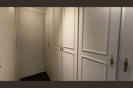 Casa à venda com 220m², 3 quartos e 2 vagasCloset 2 da Suíte