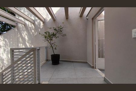 Casa à venda com 220m², 3 quartos e 2 vagasEntrada