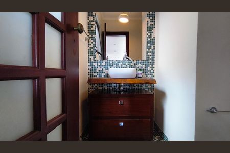 Casa à venda com 220m², 3 quartos e 2 vagasLavabo