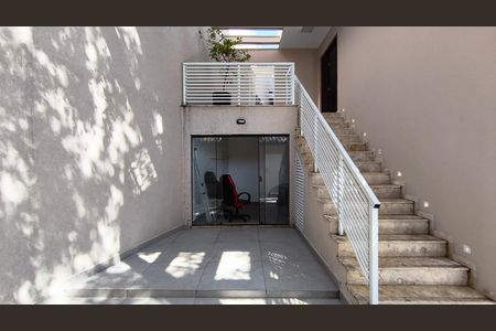 Casa à venda com 220m², 3 quartos e 2 vagasFachada