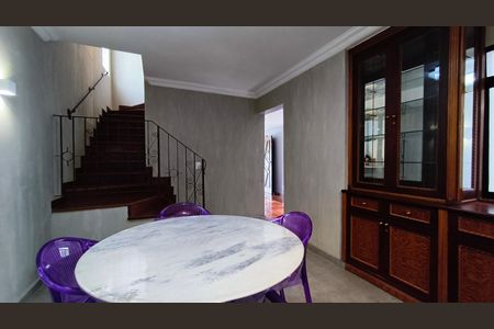 Casa à venda com 220m², 3 quartos e 2 vagasCopa