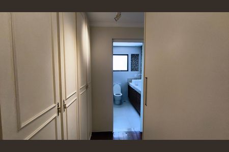 Casa à venda com 220m², 3 quartos e 2 vagasCloset 2 da Suíte