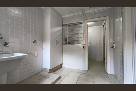 Casa à venda com 220m², 3 quartos e 2 vagasÁrea de Serviço